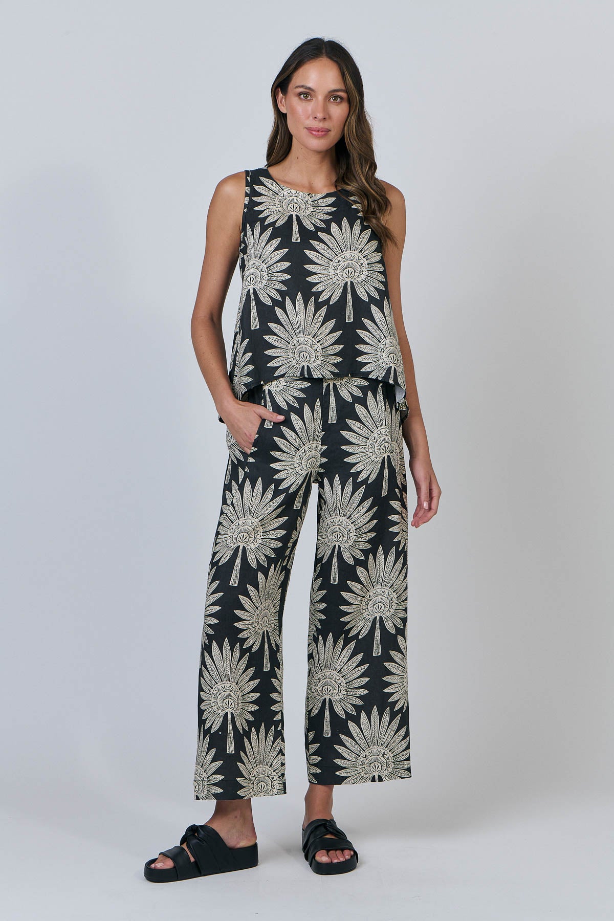 Naturals by O & J GA506 Date Palm Top
