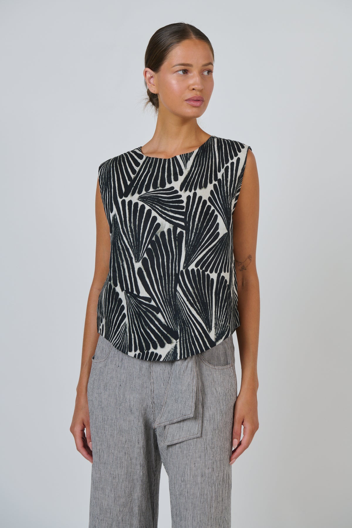 Naturals by O & J - Sandi Linen Top